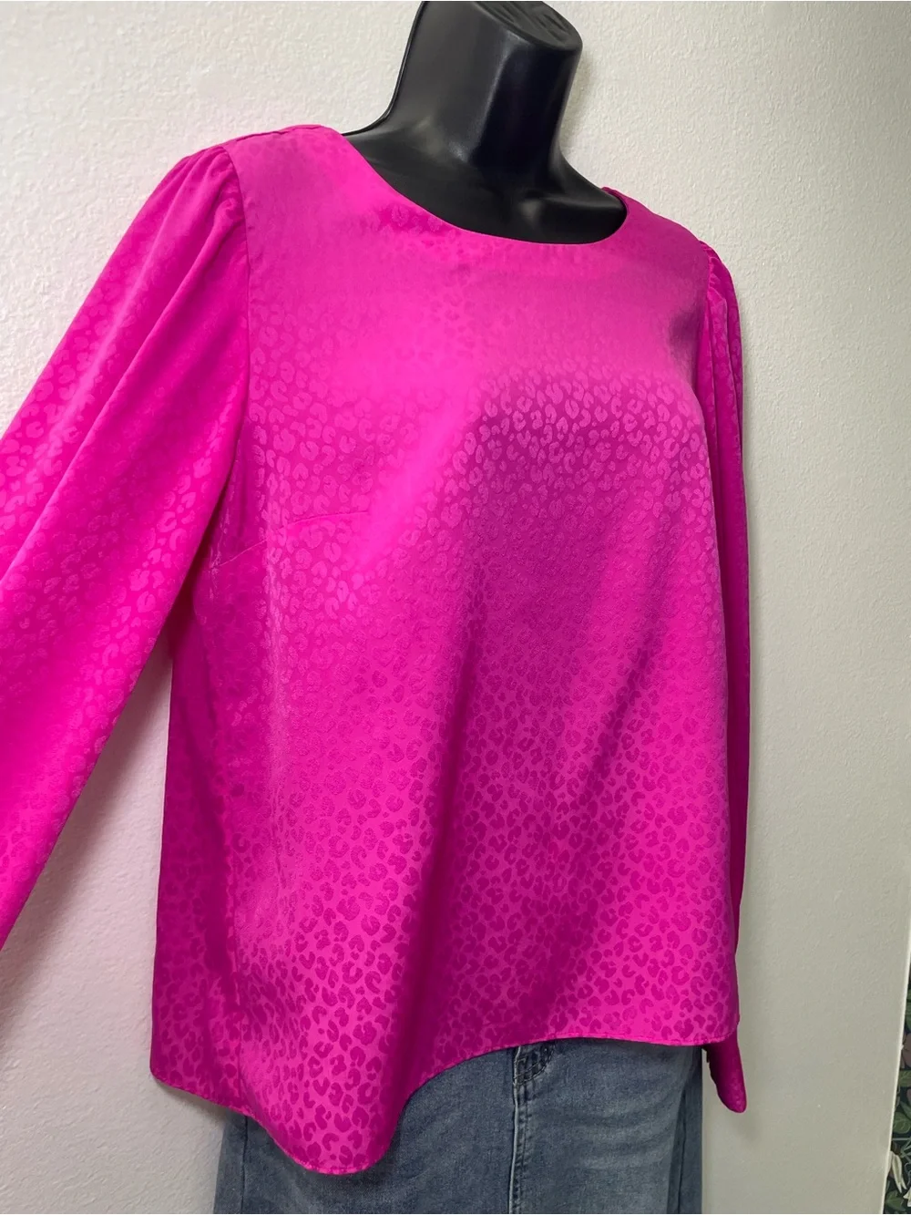 Lilly Pulitzer Pink Jacquard Leopard Print Blouse Top Women’s Small Puff Sleeve